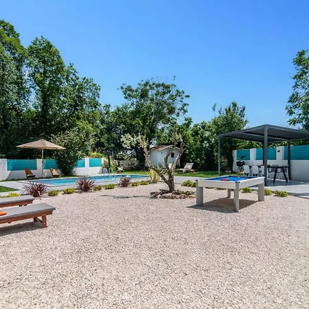 Gravisi By Orbanići