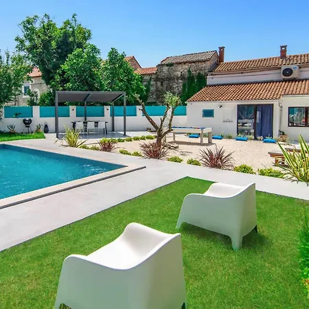 Gravisi By Orbanići