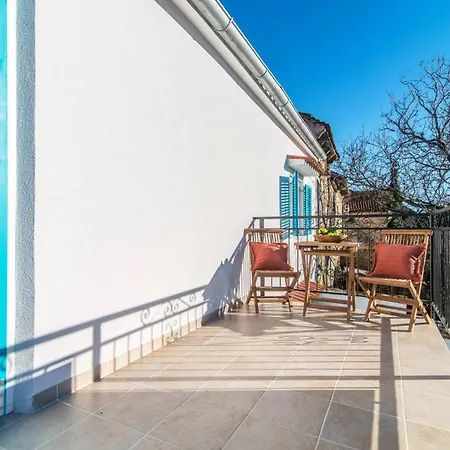 Gravisi By * Orbanići