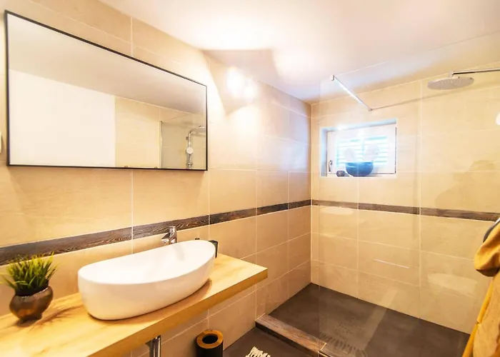 Villa Gravisi By Orbanići